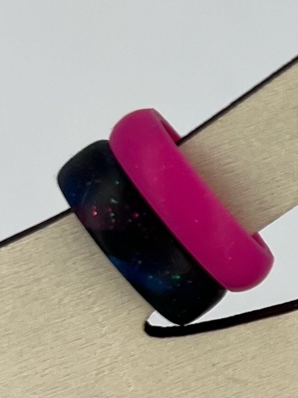QALO Set of 2 Silicone Rings - Fuchsia & Blue Galaxy (glows in the dark!) Size 6 - Picture 6 of 8